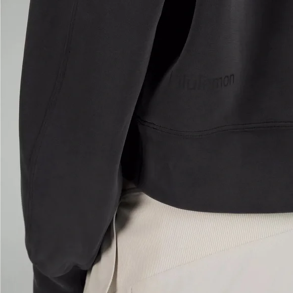 NWT Lululemon Perfectly Oversized Cropped Crew Softstreme Womens Black - Picture 4 of 4